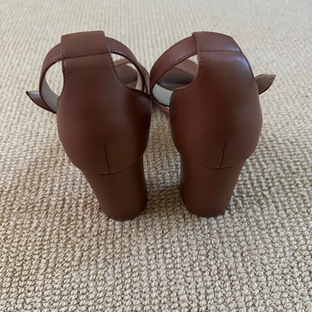 Manolo Blahnik Leather Pumps, Size 37 - Picture 3 of 7